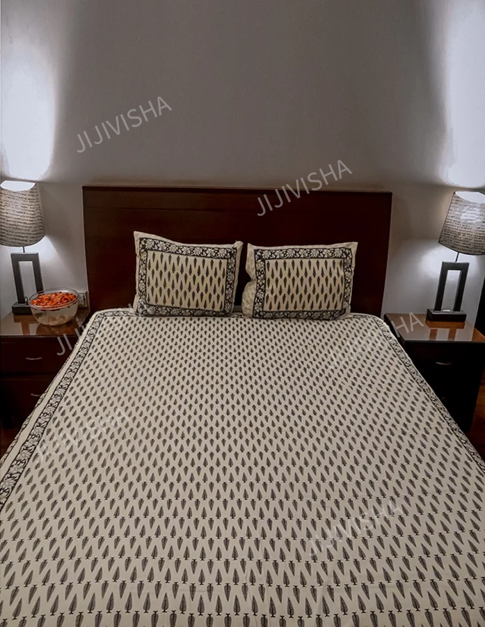 Buy Ivory & Black Hand Block Printed Bedsheet Set Online