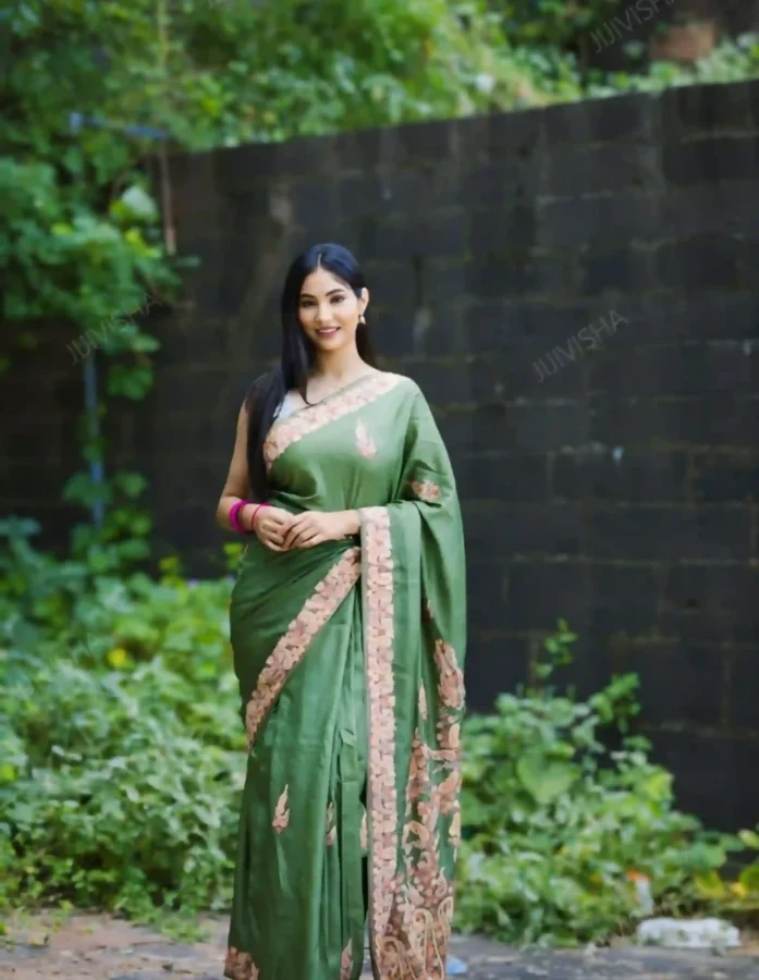 Malachite Magic: Green Tussar Silk Kashmiri Hand Embroidery Saree