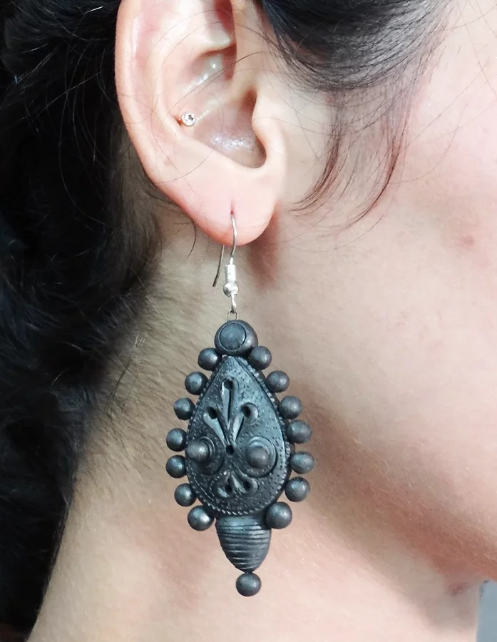 Handcrafted Black Terracotta Choker And Black Terracotta Jhumka –  Fusion of Tradition and Trend - Gallery Image