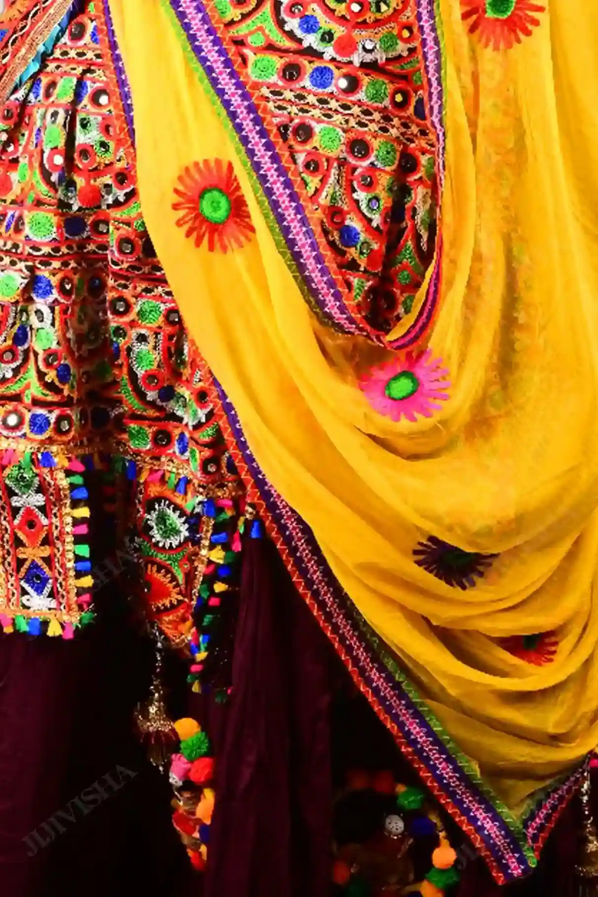 Buy Kutch Embroidered Lehenga Set Online