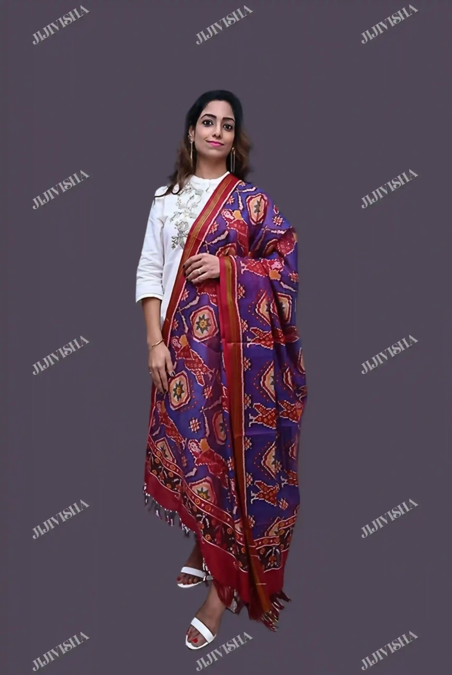 JVWAPSW0028_2 Buy Blue Patan Patola Handwoven Silk Dupatta with Delicate Fish Motifs Online