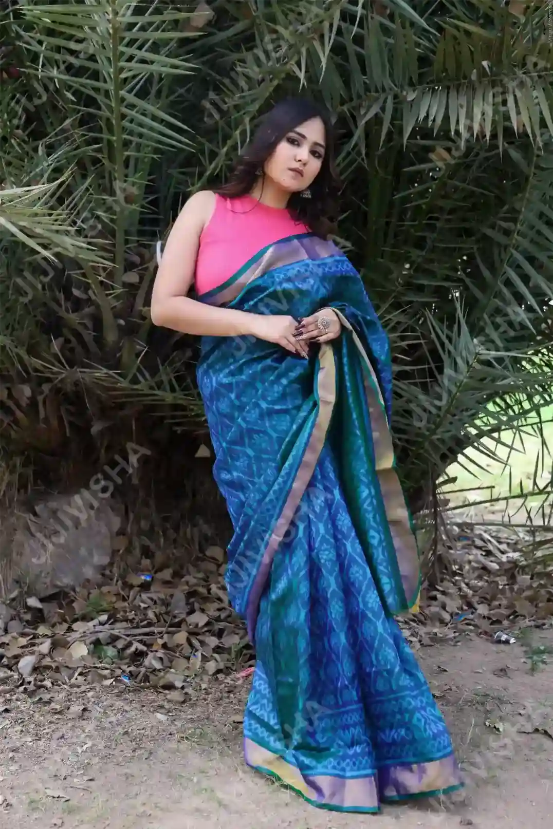 JVWSR163_1 2 Buy Symphony Single Ikkat Patola Silk Saree Online