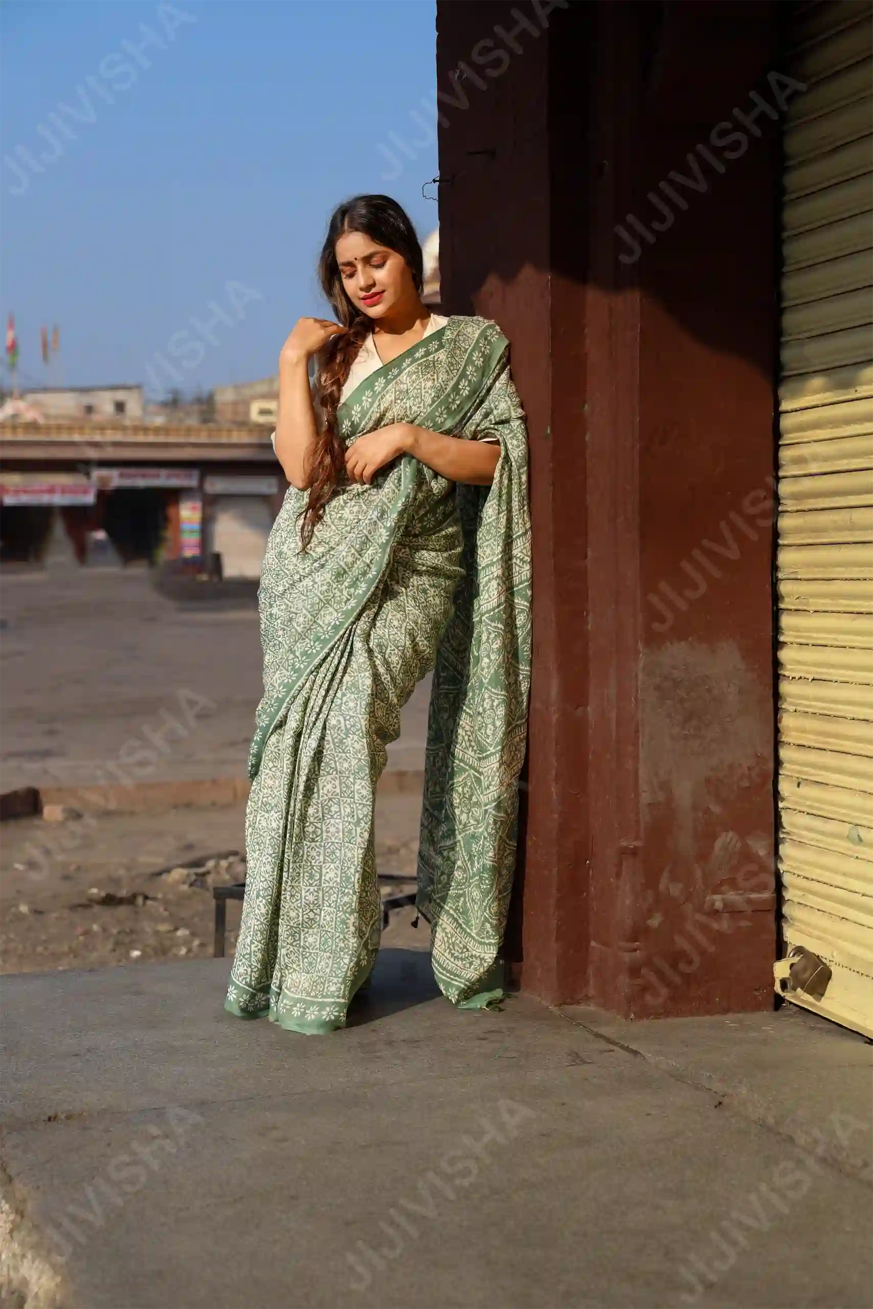 Buy Olive Blooms Linen Saree Online