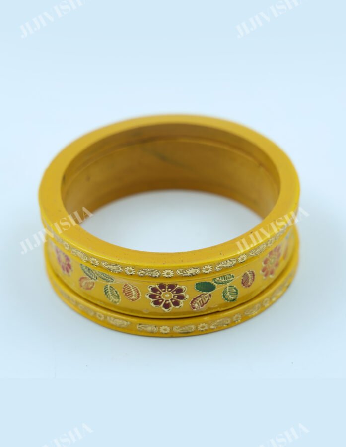 Buy Traditional Floral Laakh Bangles Set Online