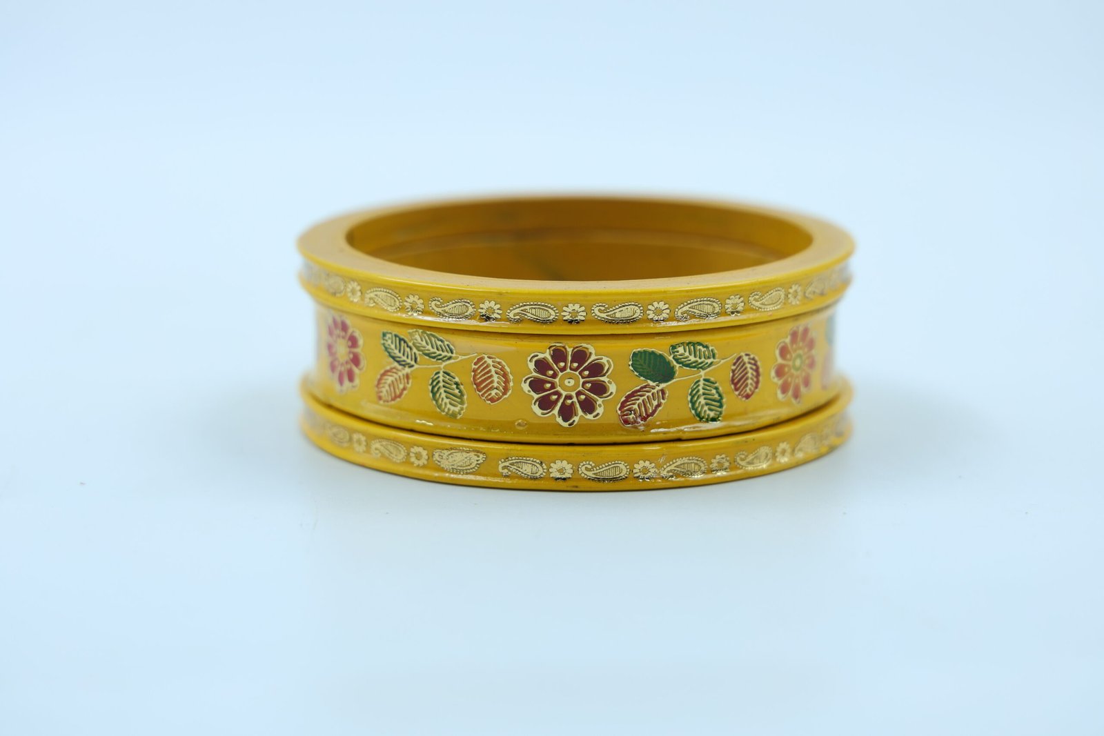 Buy Traditional Floral Laakh Bangles Set Online