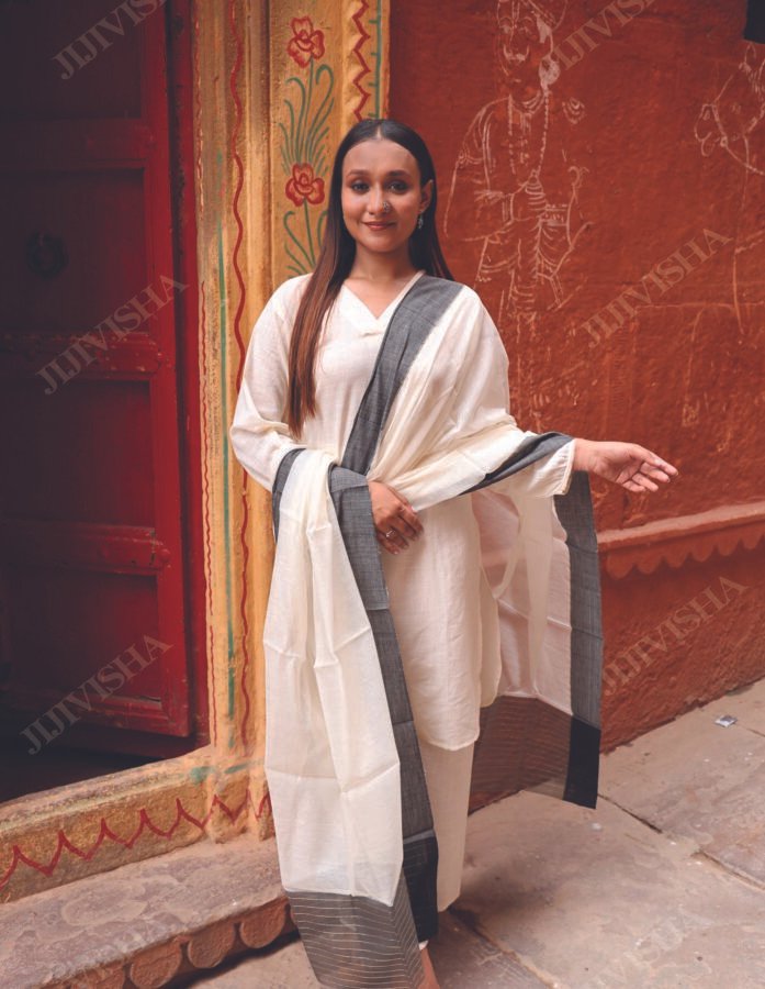 Buy Oﬀ White Chanderi Silk Dupatta with Grey Border Online