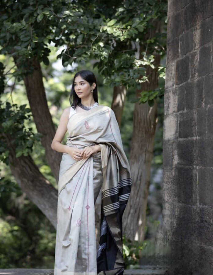 Bishnupuri Silk Saree in Grey and Charcoal