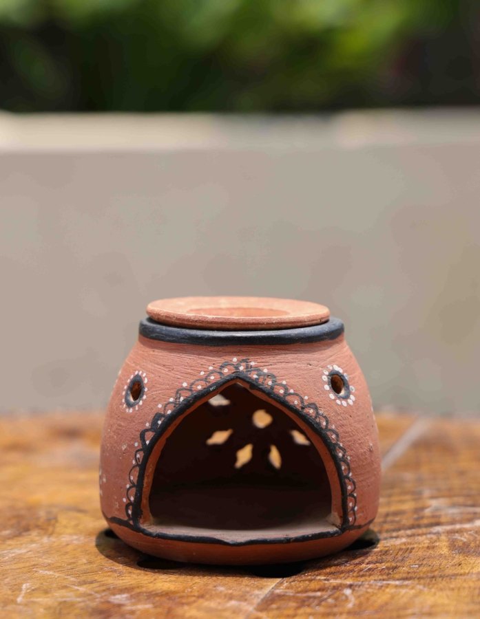 Kutch Handcrafted Terracotta Mandala Glow Diffuser Lamp