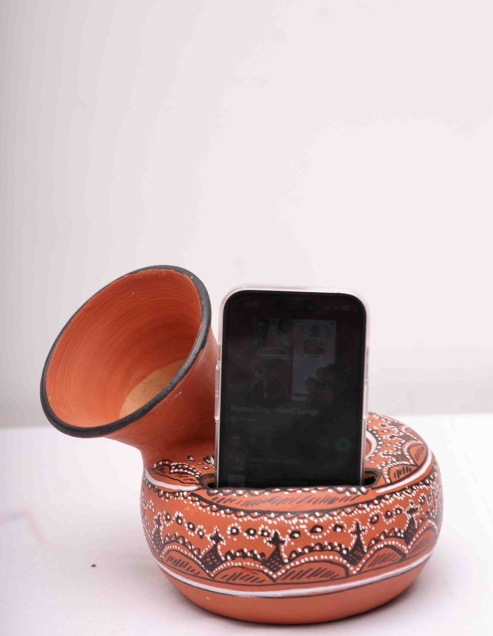 Kutch Echo Clay – Handcrafted Terracotta Phone Amplifier