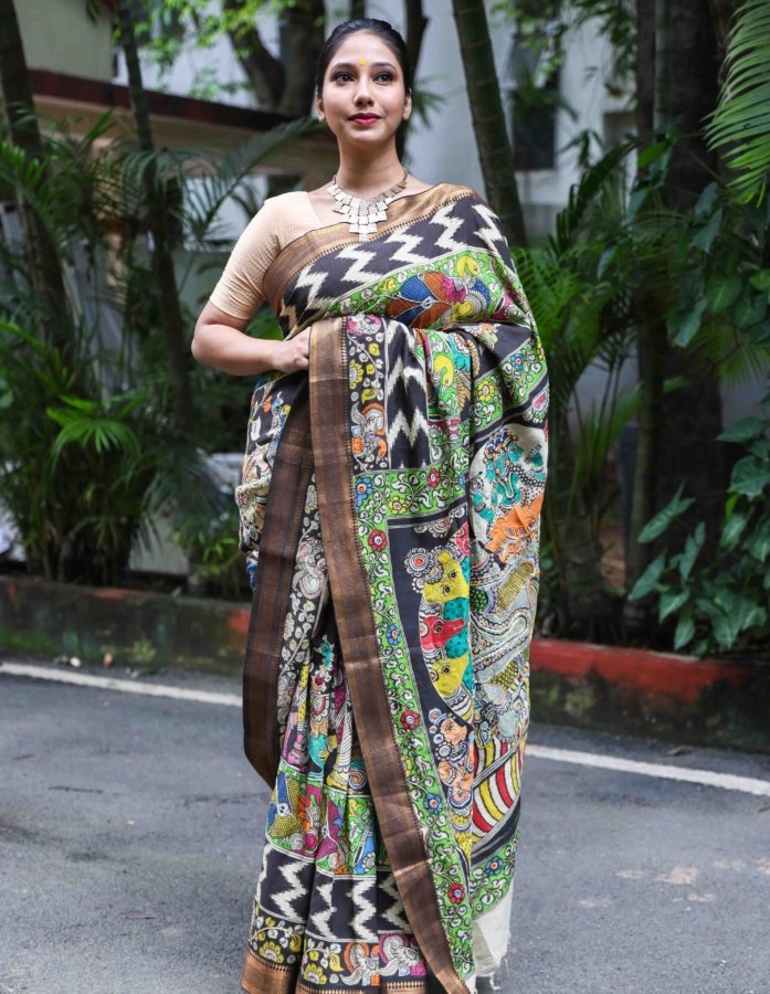 Artistic Narratives: Kalamkari Silk Saree with Human Figures