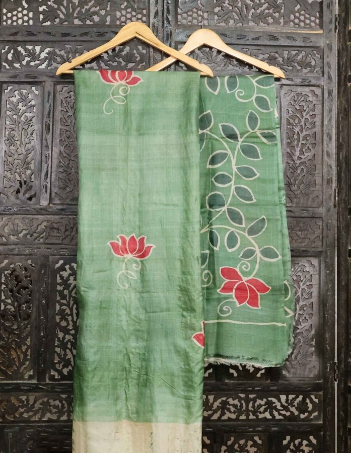 Stunning Green Silk Kurta & Dupatta Set With Hand Batik Print